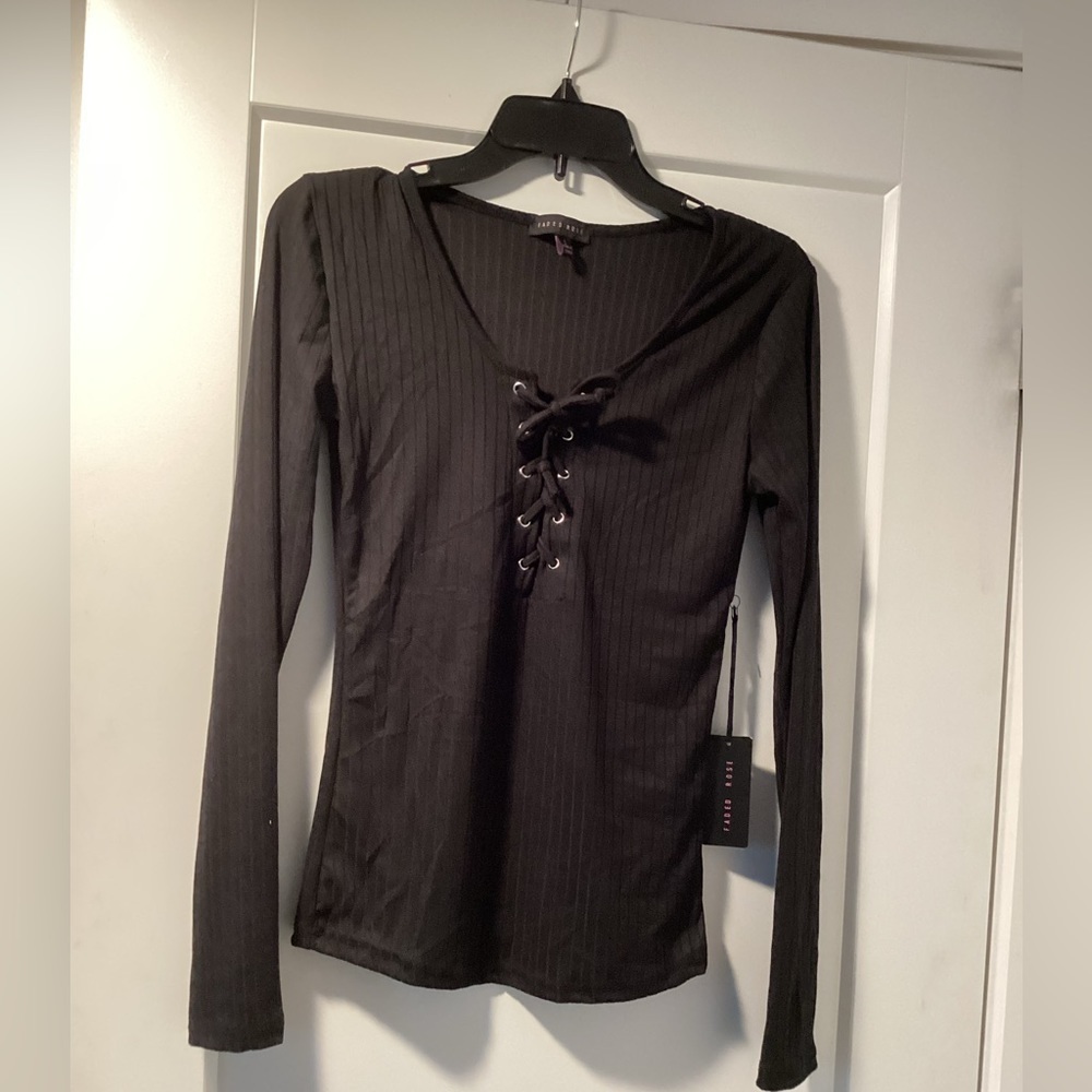 NWT Faded Rose Shirt‎ Size small